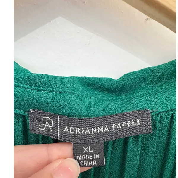 Adrianna‎ Papell Green Pleated Button Front Blouse XL Sleeveless Top Holidays - Image 3