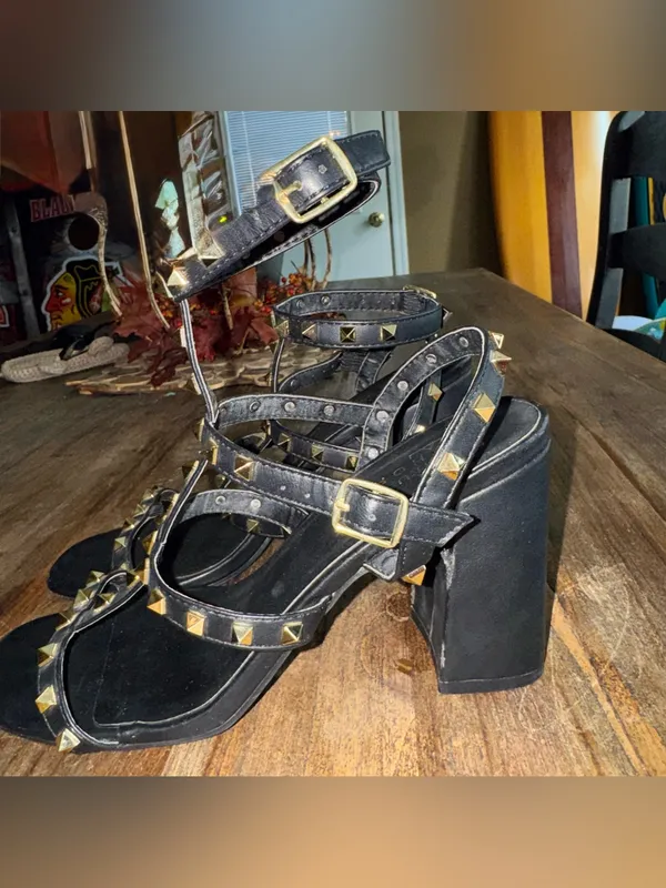Shu Shop Women’s Black Gold Studded Block Heel Sandals Heels size 8.5 - Image 11