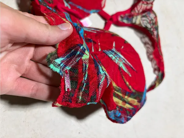 Victoria’s Secret pink Red Floral Lace date push up bra small - Image 4