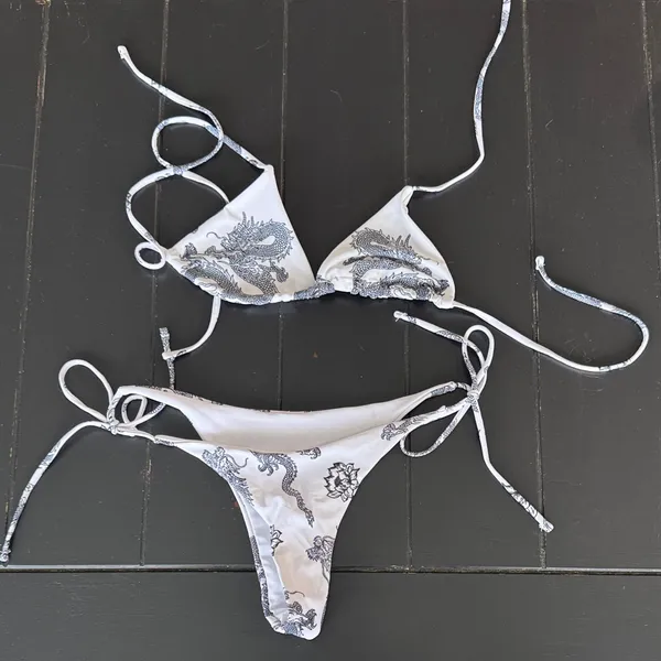 SHEIN White & Black Dragon Print Tie-Side Bikini Set - Image 3