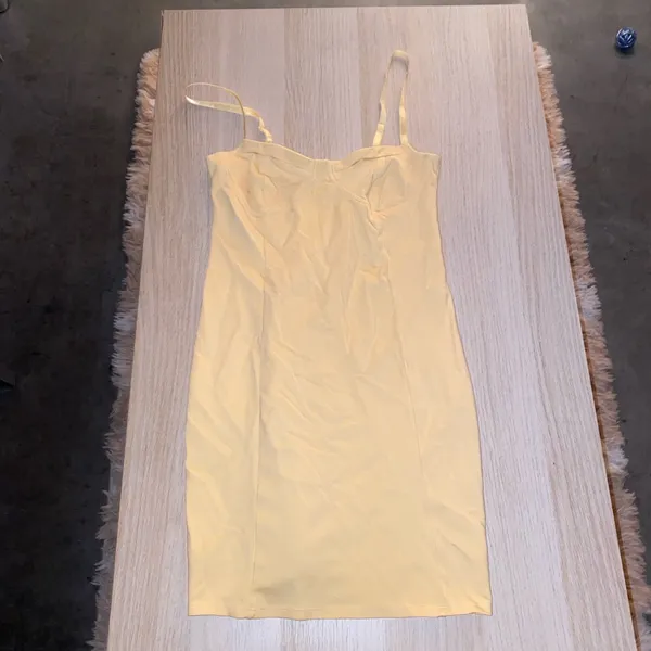 Womens Forever 21 pale yellow mini dress Very Stretchy Soft Size Small - Image 3