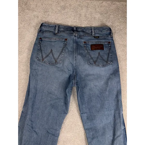 wrangler high‎ rise trouser jeans med wash raw hem 31x32 Flare Bootcut - Image 7