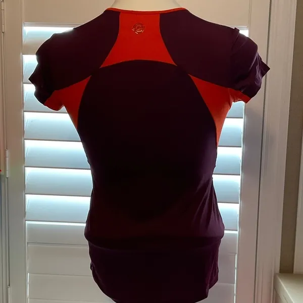 Brooks Women's Maroon and Red Short Sleeve Tee - Image 4