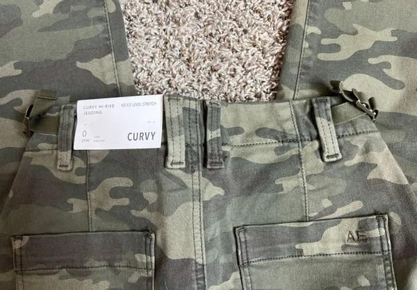 NWT American Eagle Camo Jeggings - Image 3