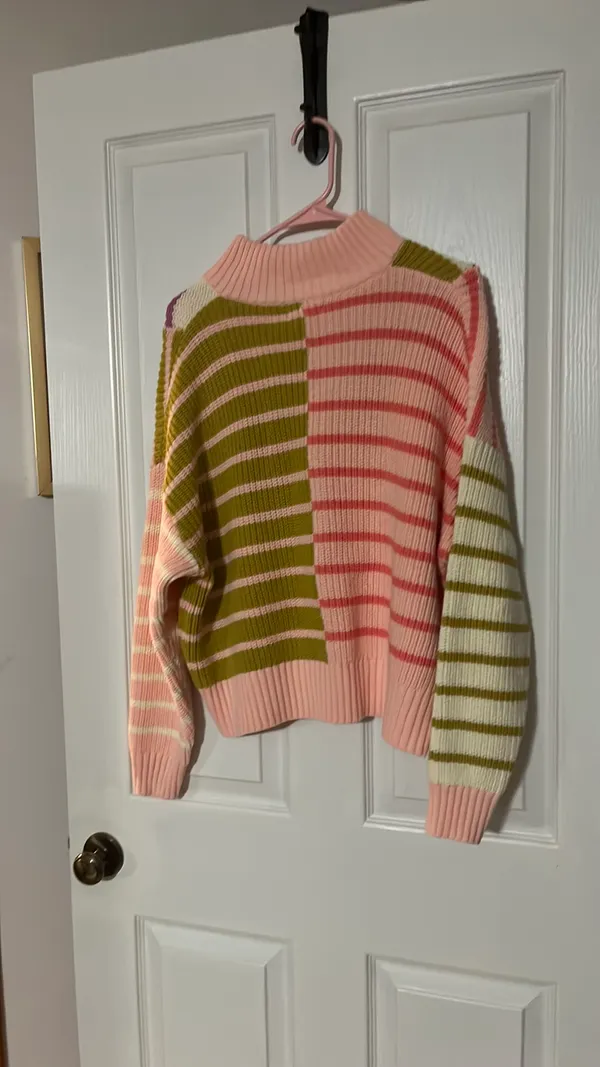 Easel Boutique Sweater - Image 3