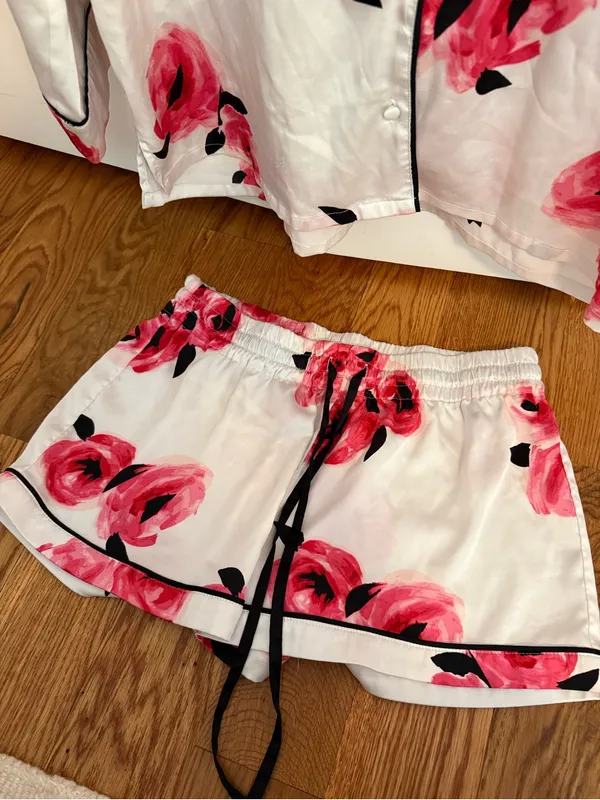 Kate Spade Roses Satin Pajama Set Long Sleeve Top and Shorts Size Large - Image 5