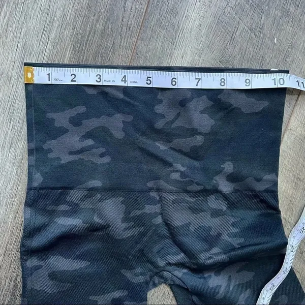 Spanx Grey Black Look at Me Now Camo High Waisted Biker Shorts Shape Wear XS - Image 9