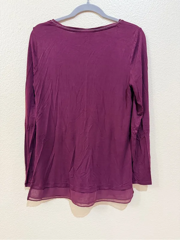 White House Black Market Burgundy Embellished V-Neck Chiffon Hem Top M - Image 3