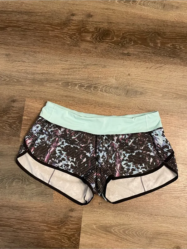 lululemon athletica Speed Short *4-way Stretch Abstract Print Athletic Shorts 10 - Image 3