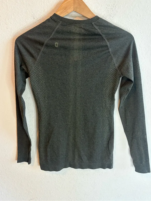 Figs Long-Sleeve Crew Top in Olive XS - Image 3