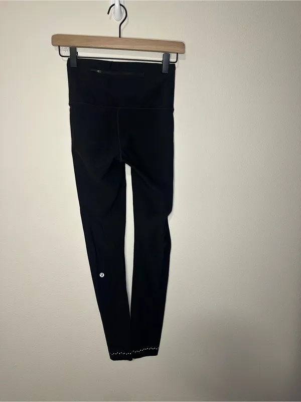Lululemon Zoned In Tight *27" Black reflective detail cutouts size 4 W5BBNS - Image 10