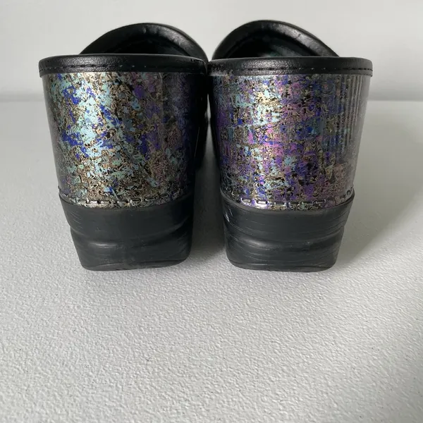Dansko Slip-On Clogs Shiny Purple Blue Pattern Medical Nurse Women's Size 40 - Image 4