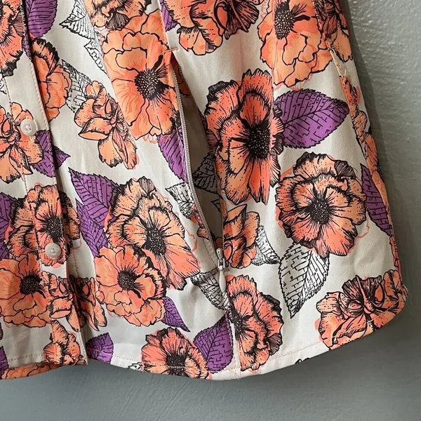Duluth Trading Co Button Up Shirt Size Small Nylon Floral Hiking Vented Roll Tab - Image 5