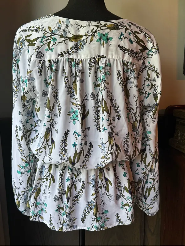 Worthington White Blouse with Teal and Yellow Floral Print - Image 4