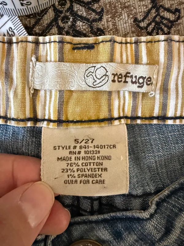 Refuge EUC Y2K Vintage Stylish Blue Women's Jeans with Front and Back Pockets - Image 4