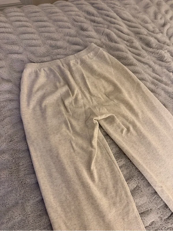 Brandy Melville Anastasia Waffle Sweatpants - Image 7