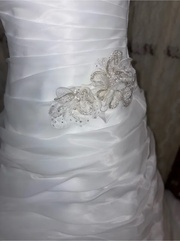 David's Bridal Gorgeous Galina Signature Strapless Organza Wedding Gown - Image 2