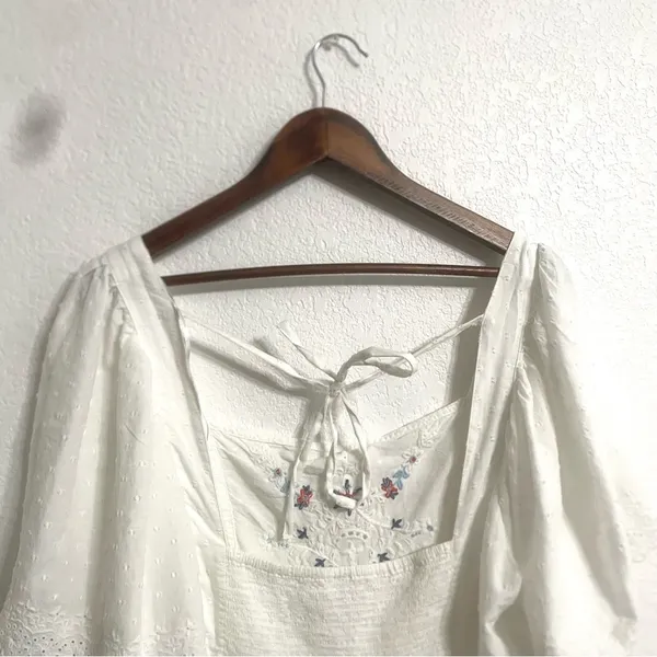 NWT Old Navy Womens Shirt Blouse White Floral Embroidered Babydoll Size 3X - Image 4