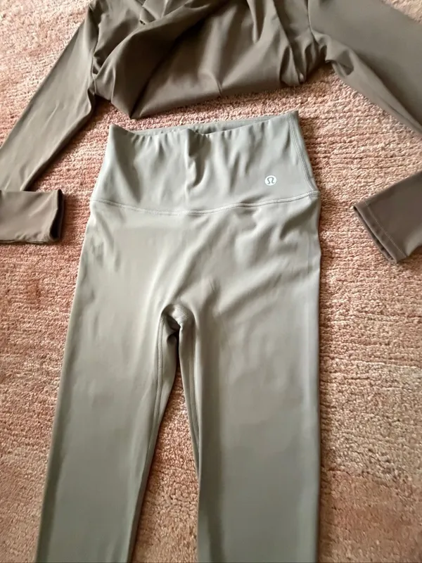 Women’s 2 Piece Activewear Set Size S Long Sleeve Top High Rise Leggings - Image 2