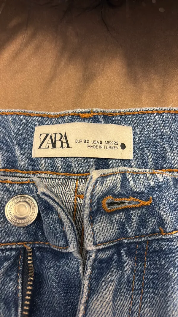 High-Waisted Jean Shorts ZARA - Image 4