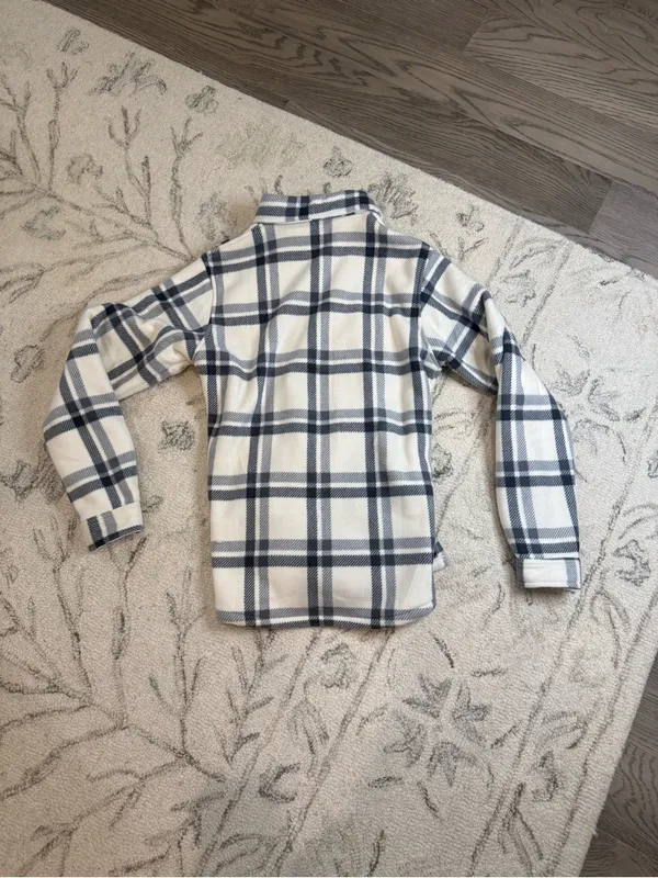 Boutique Cozy Sherpa-Lined Plaid Shacket Jacket Cream & Blue Gray XS | Like New - Image 8