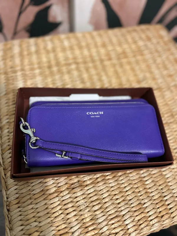 Coach Leather Wallet.  - Image 7