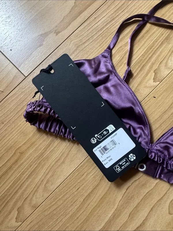 ALO Yoga Silk Luminous Bra - Image 2