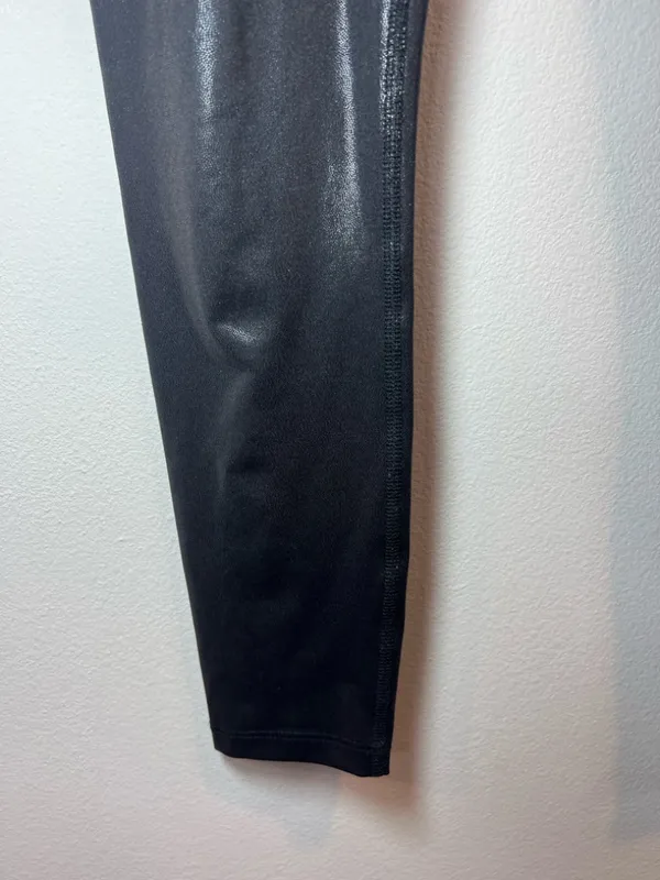 Beyond Yoga High Rise 7/8 Athletic Leggings Foil Black Yoga Gym Pilates Sz Small - Image 5