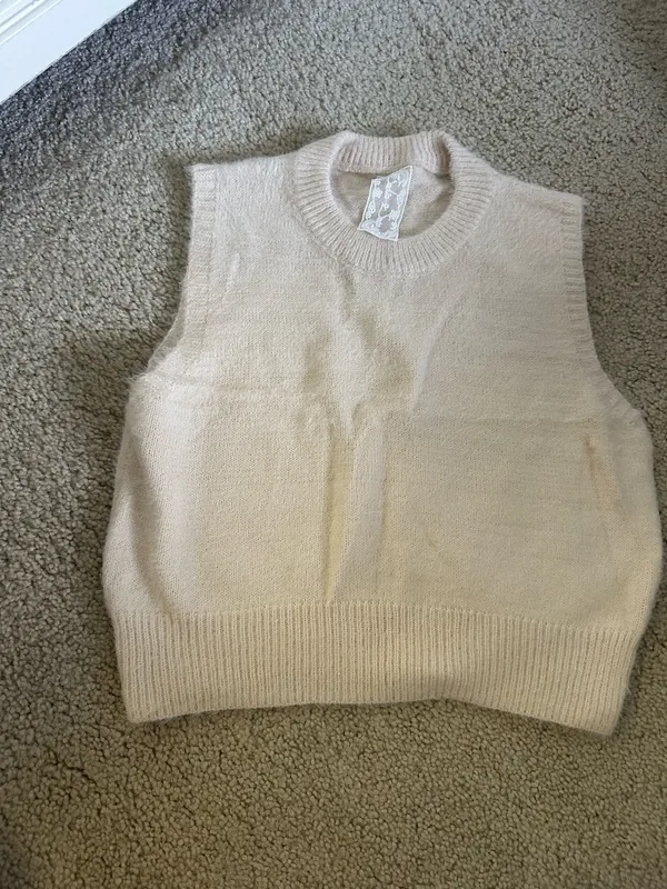 Boutique Sweater vest - Image 3