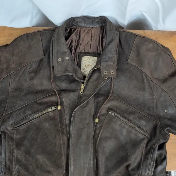 Vintage Heavy Leather Italian Made 80's Jacket. - Image 7
