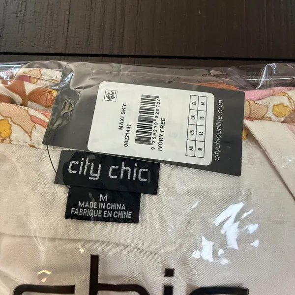 City Chic Maxi Sky Dress Ivory Free Floral Paisley Handkerchief Hem Plus Sz 18 M - Image 3