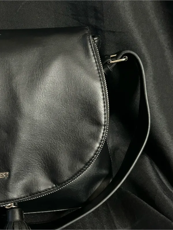 Nine West Black Leather Shoulder Bag Purse with Tassel Detail - Image 4