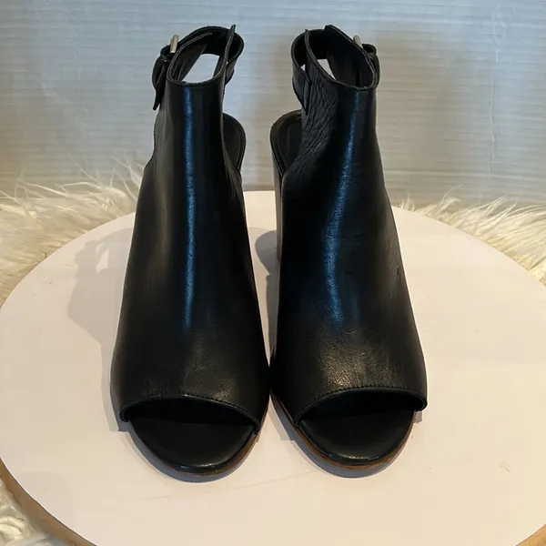 KURT GEIGER Leather Peep Toe Heel Sandals Women's size 40. - Image 2