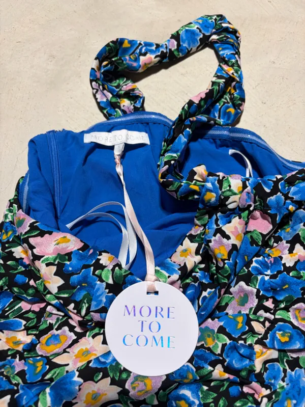 More to come Maggie twist mini dress One-Shoulder Floral Blue pink NWT small - Image 4