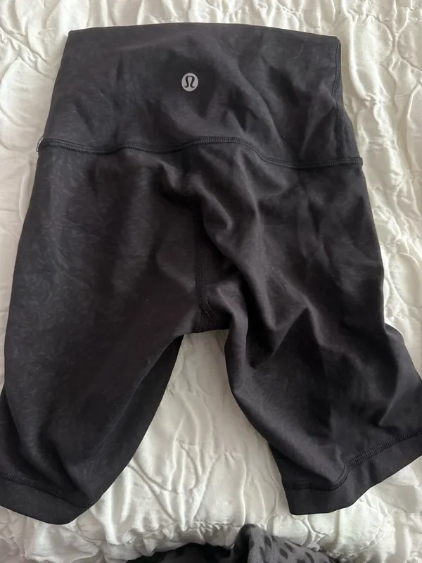 Lululemon Shorts Biker - Image 2