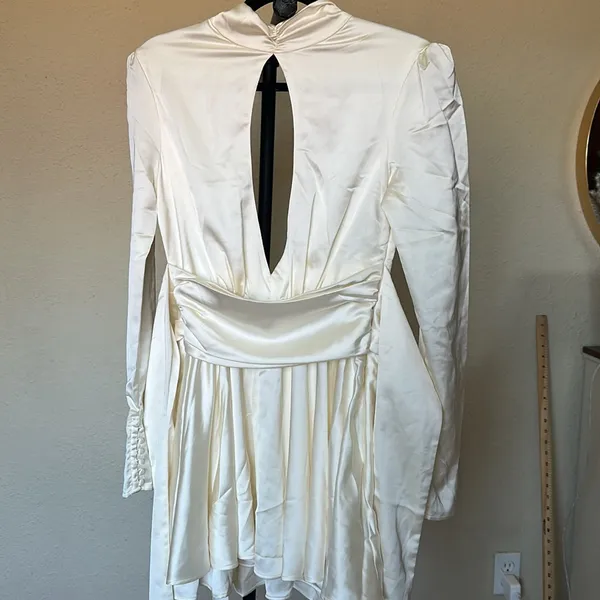HOUSE OF CB Aryana Ivory‎ Bow Mini Dress NWOT size S - Image 3