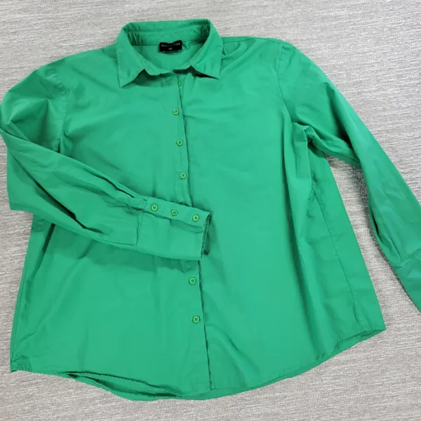 White Fox Short 2 Piece Set Womens S/M Green Button Up Oversized Top Pull On - Image 12