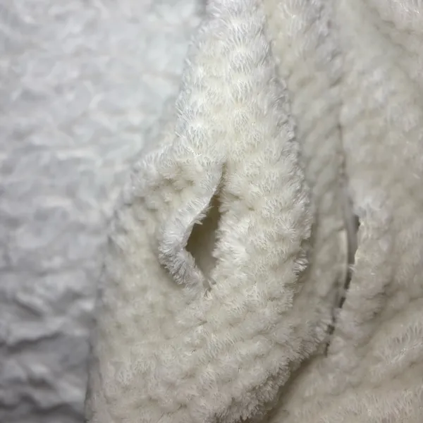 New Balance Cream Fleece Jacket *Has Small hole on Side Seam* - Image 3