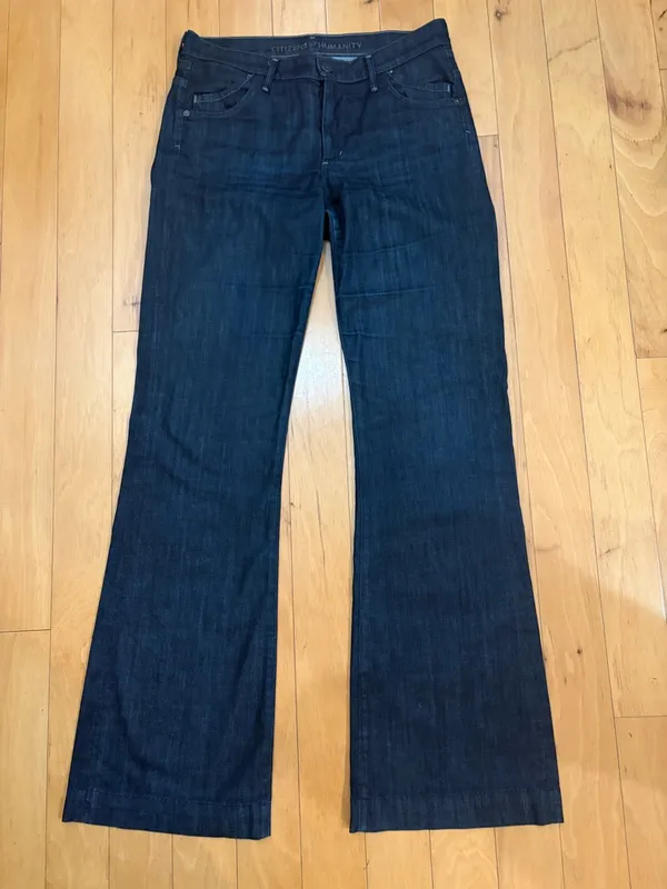 CITIZEN OF HUMANITY MID RISE HUTTON WIDE LEG FLARE DARK WASH SIZE 30 Inseam 34 - Image 5