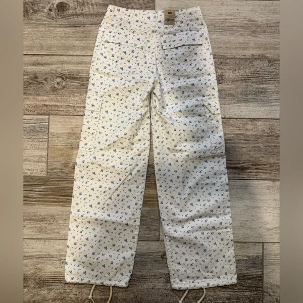 Levi’s Floral 94’ Baggy Cargo Pants - Image 8