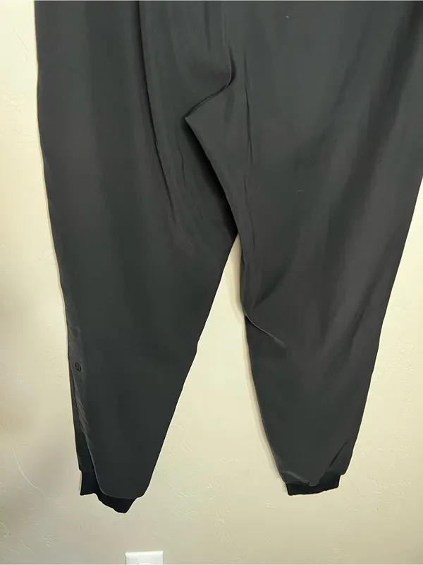 Lululemon On The Fly Black Athletic‎ Joggers - Image 8
