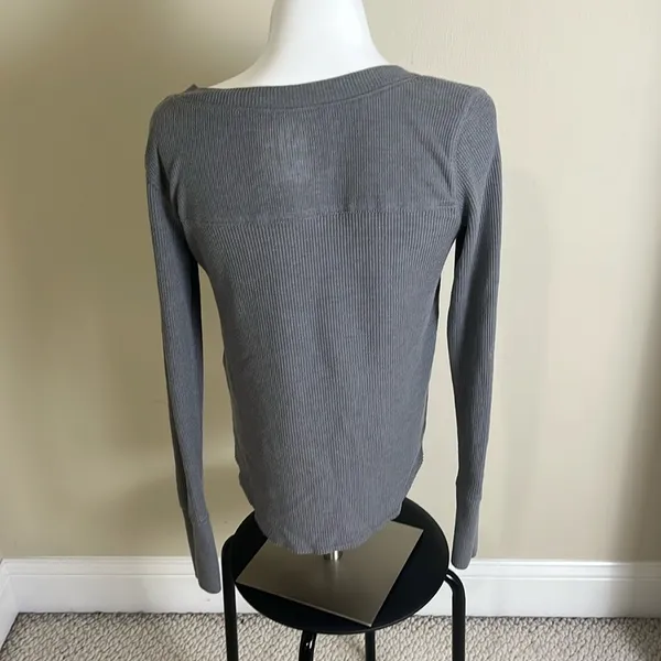 Hollister Gray Long Sleeve Shirt - Image 3