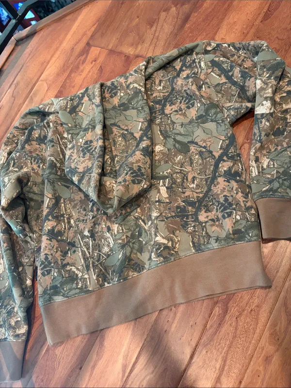 American Eagle Oversized Camo Hoodie 
Size Small - Image 7