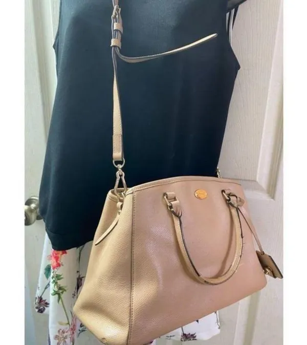 coach medium w adjustable strap tan leather cross - Image 5