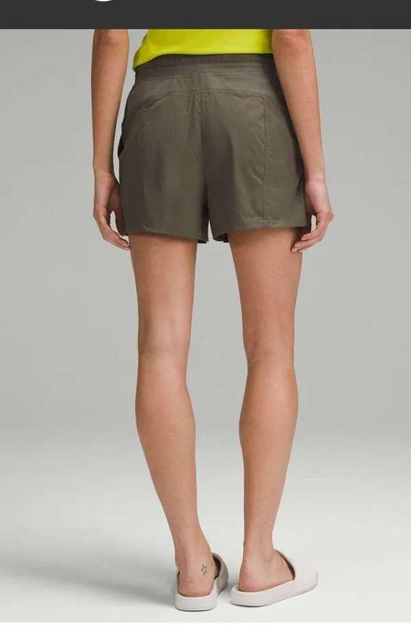 New without tags Lululemon Dance Studio High-Rise Short 3.5" Army Green size 4 - Image 2