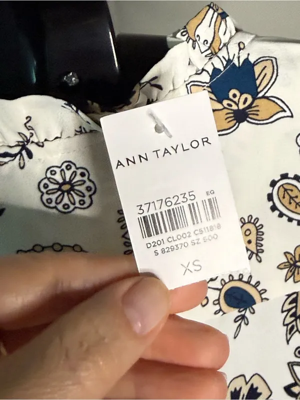 Ann Taylor NWT Floral Paisley Ruffle Sleeve Button Front Blouse XS - Image 4