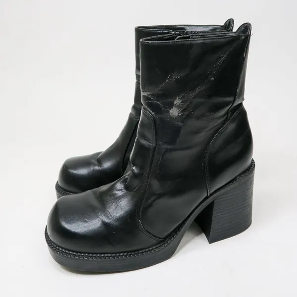 Vintage 90s No Boundaries Black Chunky Heeled Boots - Erin - Image 2