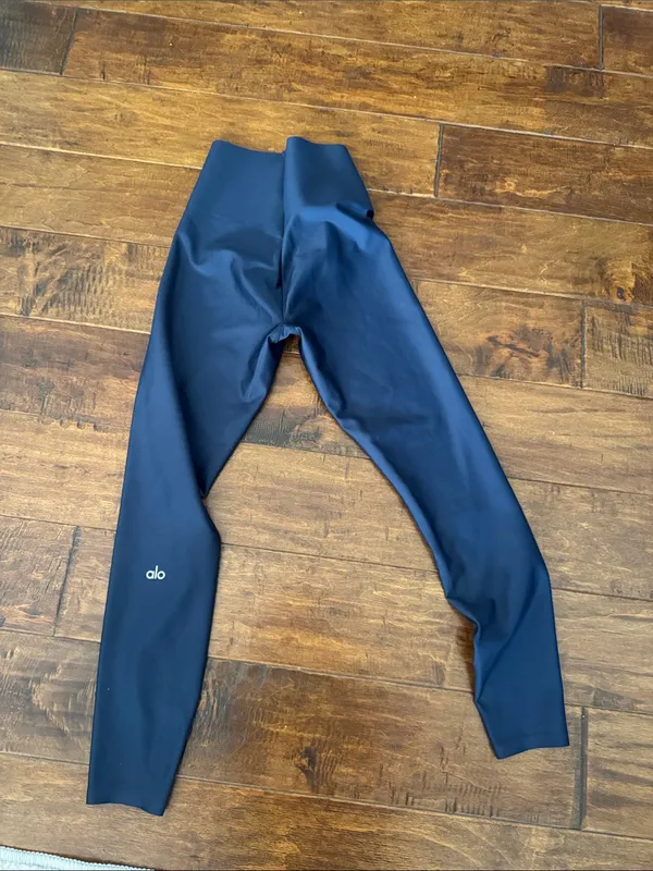 ALO Yoga High-Waist Leggings in Navy Blue - Image 4