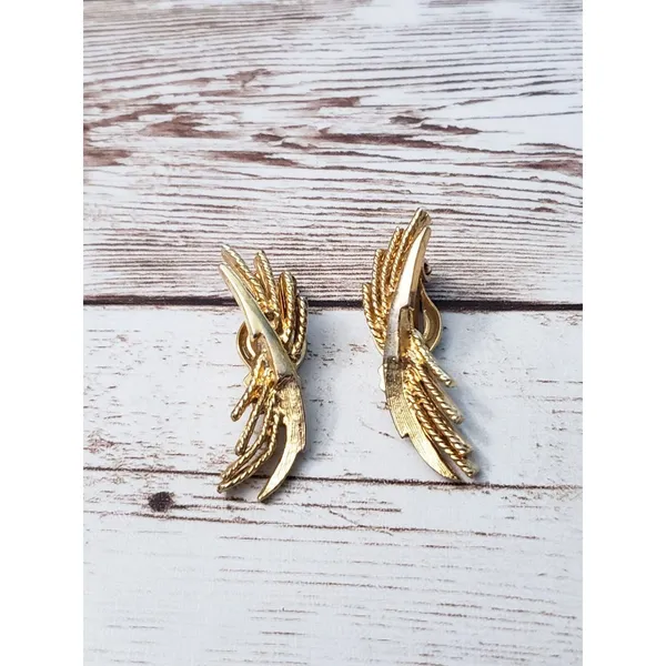 Vintage Clip On Earrings Gold Tone Statement Earrings 1.5" - Image 8