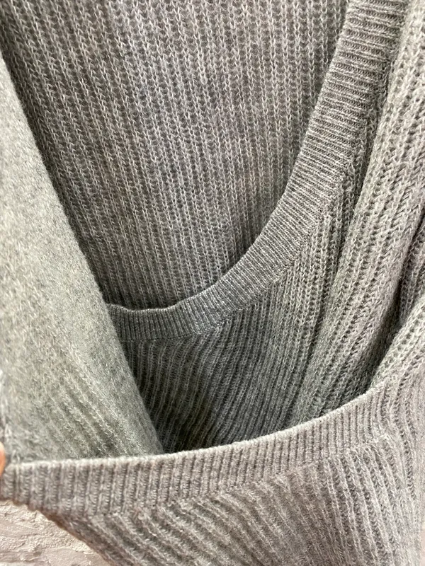 Forever 21 Grey Surplice Sweater - Image 4